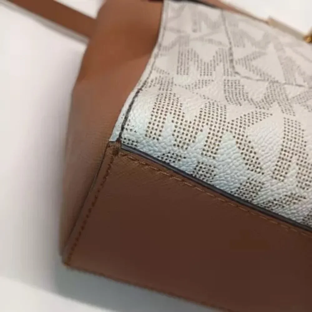 MICHAEL KORS‎ Signature Hamilton Traveler Medium Top Zip Messenger Bag Padlock